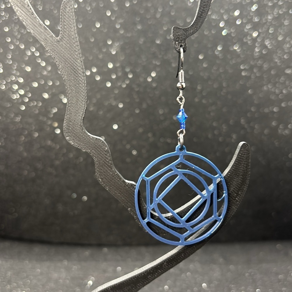 The Slice Twist Earrings - Picture 3 of 4